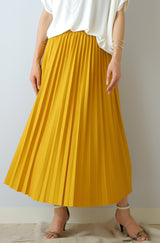 プリーツスカート