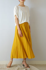 プリーツスカート