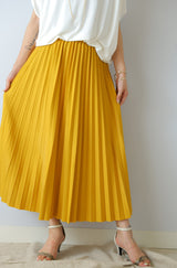 プリーツスカート