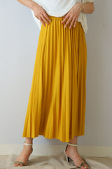 プリーツスカート