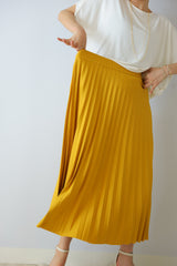 プリーツスカート