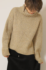 ロービングタートルネックプルオーバー