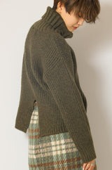 ロービングタートルネックプルオーバー