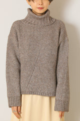 ロービングタートルネックプルオーバー