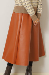 フェイクレザーフレアスカート