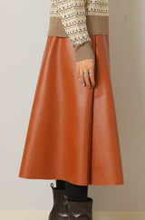 フェイクレザーフレアスカート