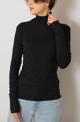 シアーシームレスタートルプルオーバー