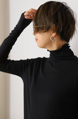 シアーシームレスタートルプルオーバー