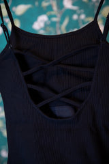 カップ付きバックレースアップキャミソール