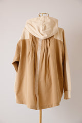 バックデザインパーカー