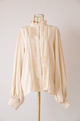 ピンタックフリルカラーブラウス